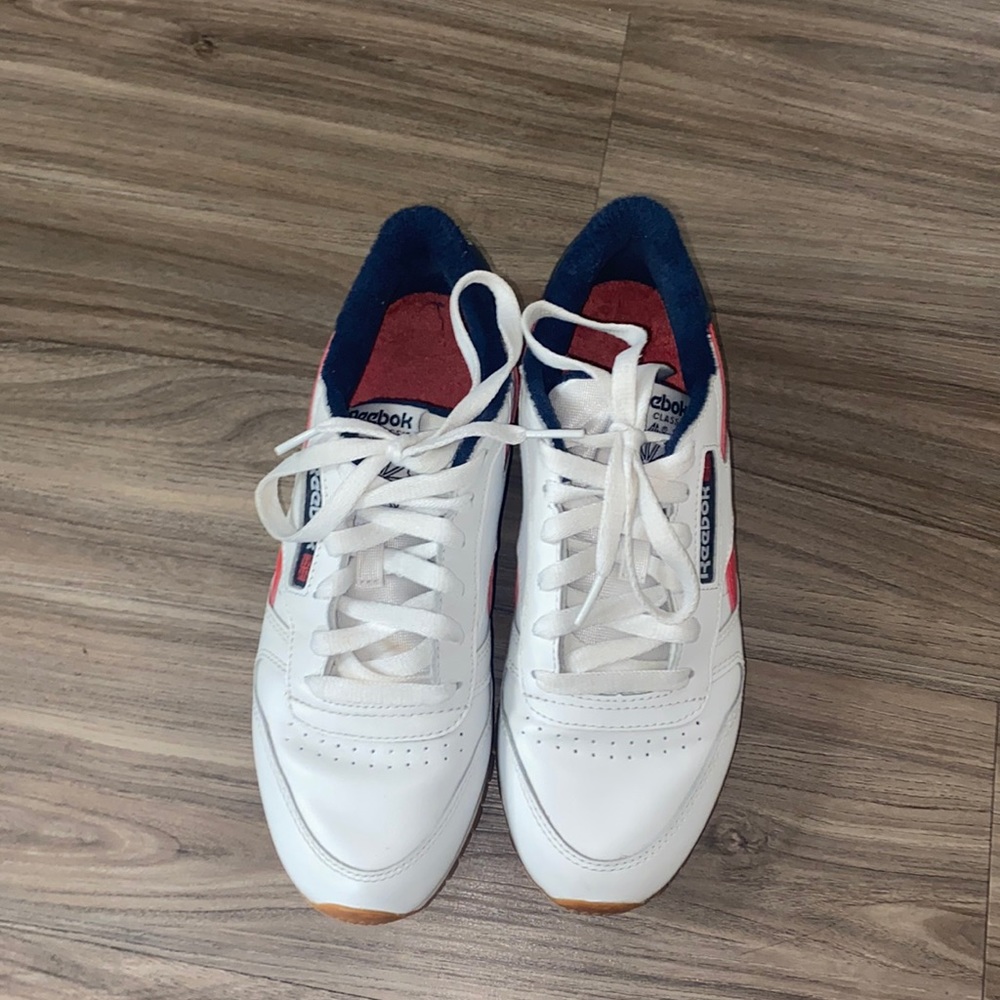 Reebok shoes - classic leather - white/red/navy size: 6